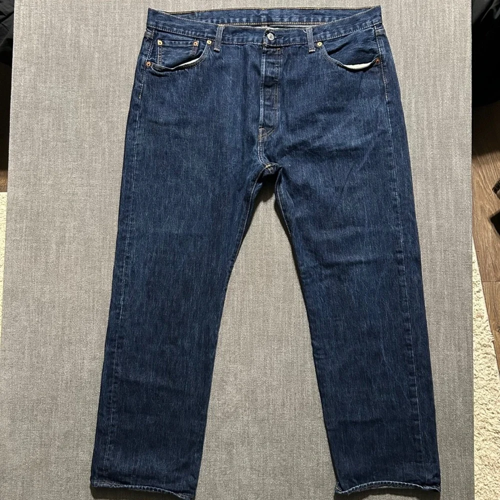 Levi's 501 Original Fit Jeans Mens 42x32 Dark Indigo Blue Button Fly Straight
